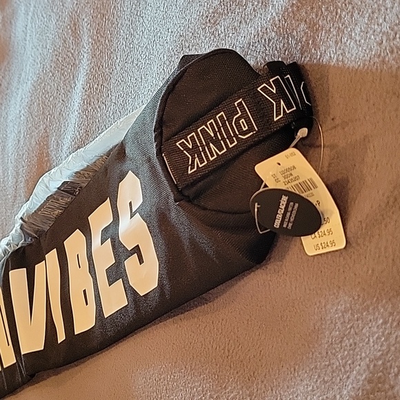 PINK small and xs sweat shirts and can cooler bag - Picture 4 of 5